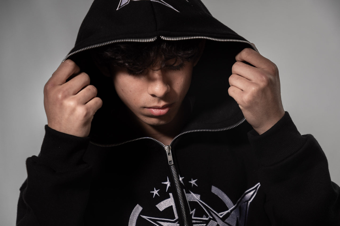 KEEP IT CLEAN - INFINITY FULL ZIPPER HOOD - BLACK/WHITE