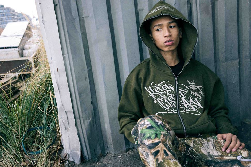 KEEP IT CLEAN - SIXT CIRLCE ZIP HOOD - MOSS GREEN