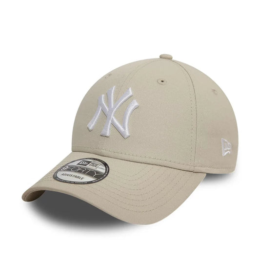 NEW ERA - 9FORTY NEW YORK YANKEES LEAGUE ESSENTIAL CAP - OSFA - STONE/WHITE
