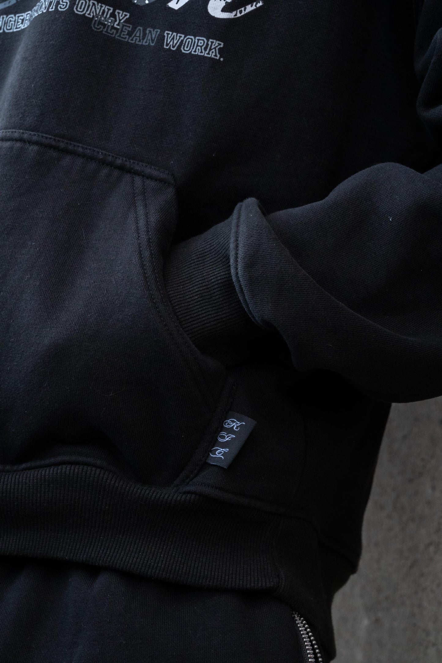 KEEP IT CLEAN - DISTRICT HOOD - BLACK