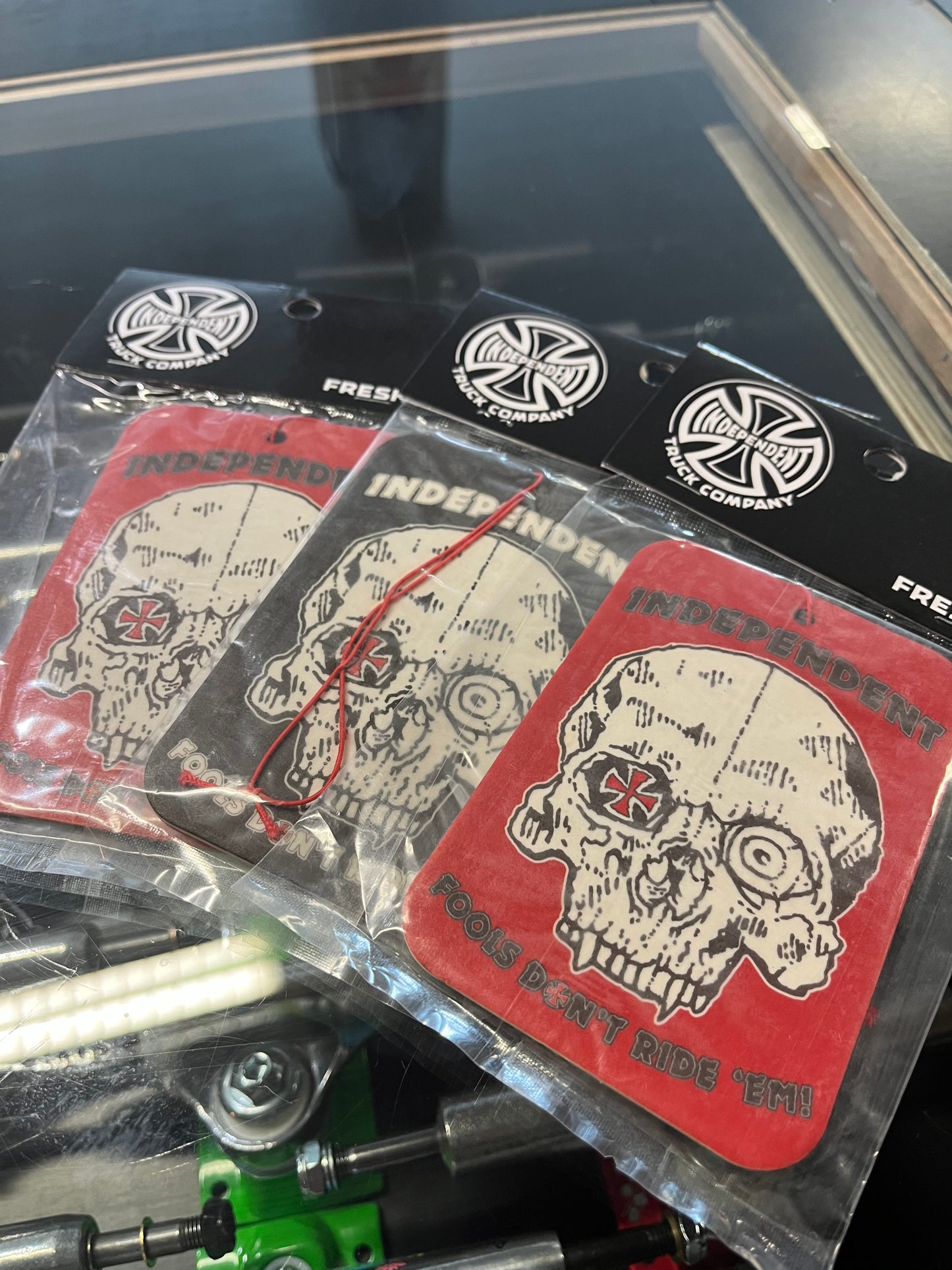 INDEPENDENT - FOOLS DON'T AIR FRESHENER - BLACK/RED