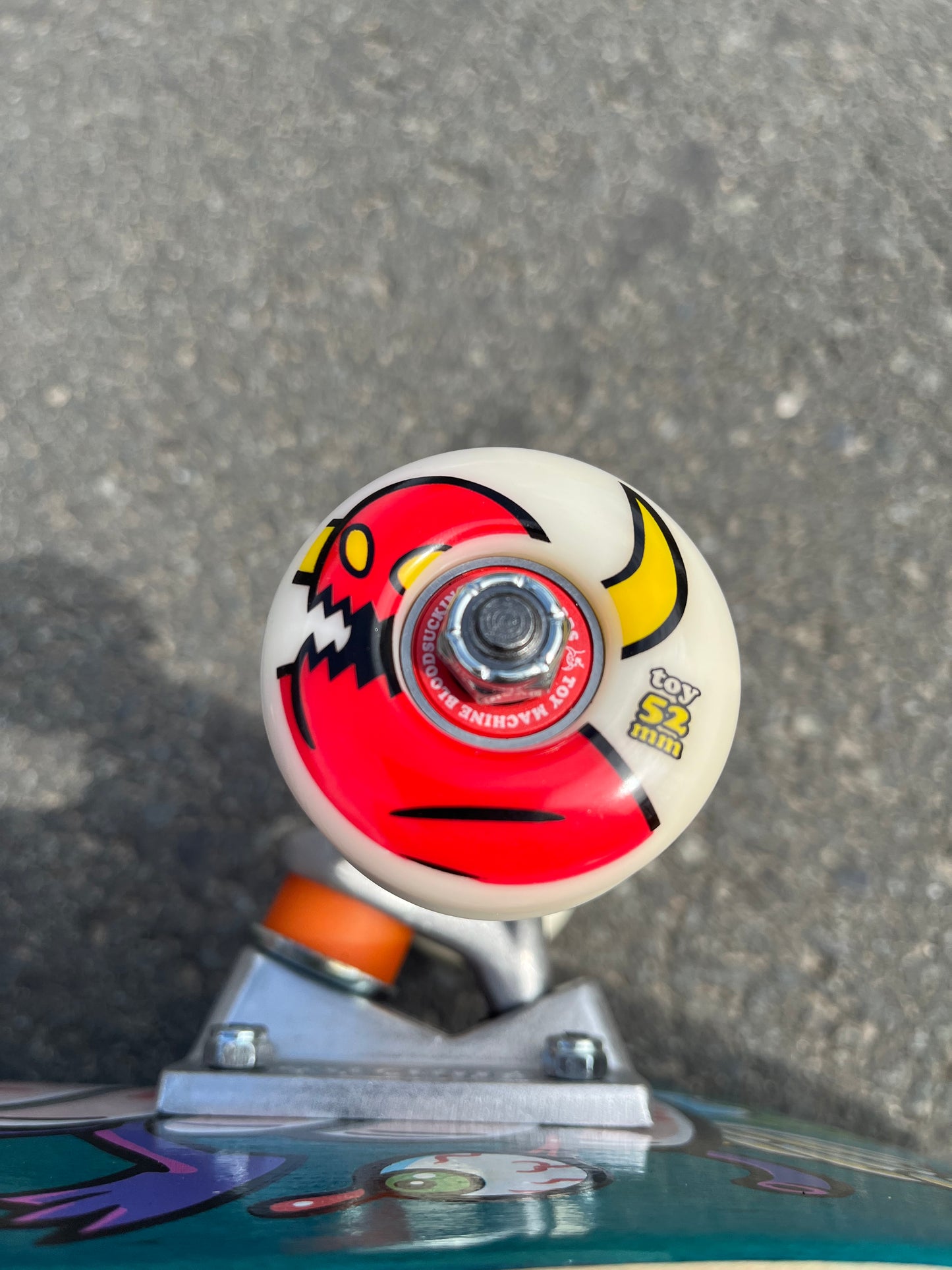 TOY MACHINE - LIVING TOYS FIST COMPLETE - 8.0