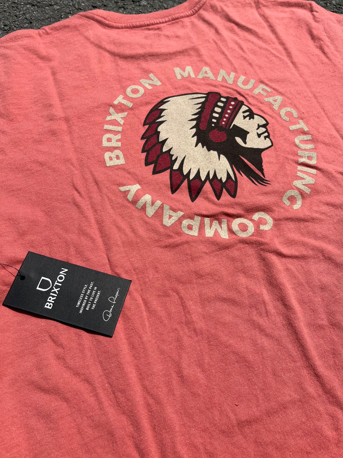 BRIXTON - RIVAL STAMP S/S STT - DUSTY CEDAR GARMENT DYE