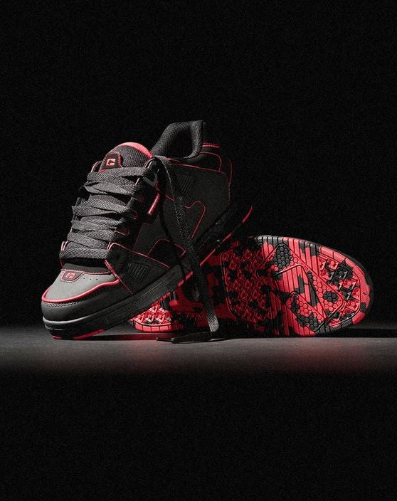 GLOBE - SABRE - BLACK/RED/MOSAIC