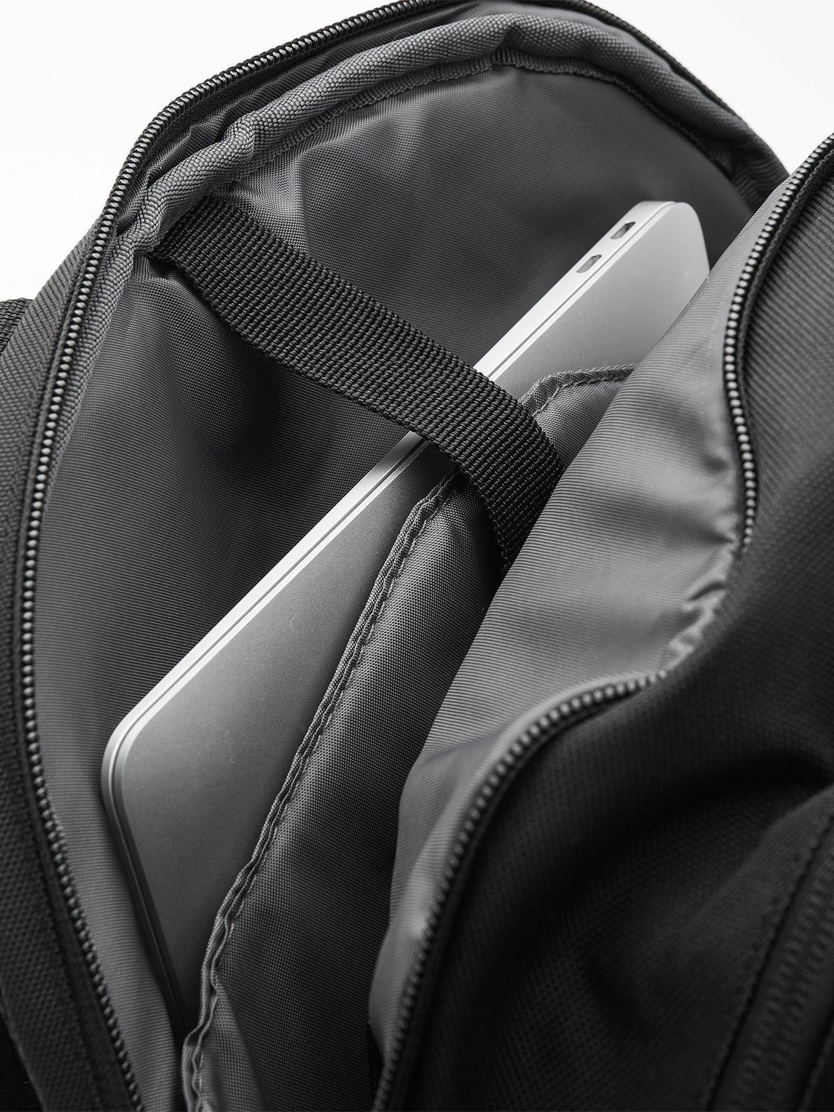 VOLCOM - ROAMER BACKPACK - BLACK