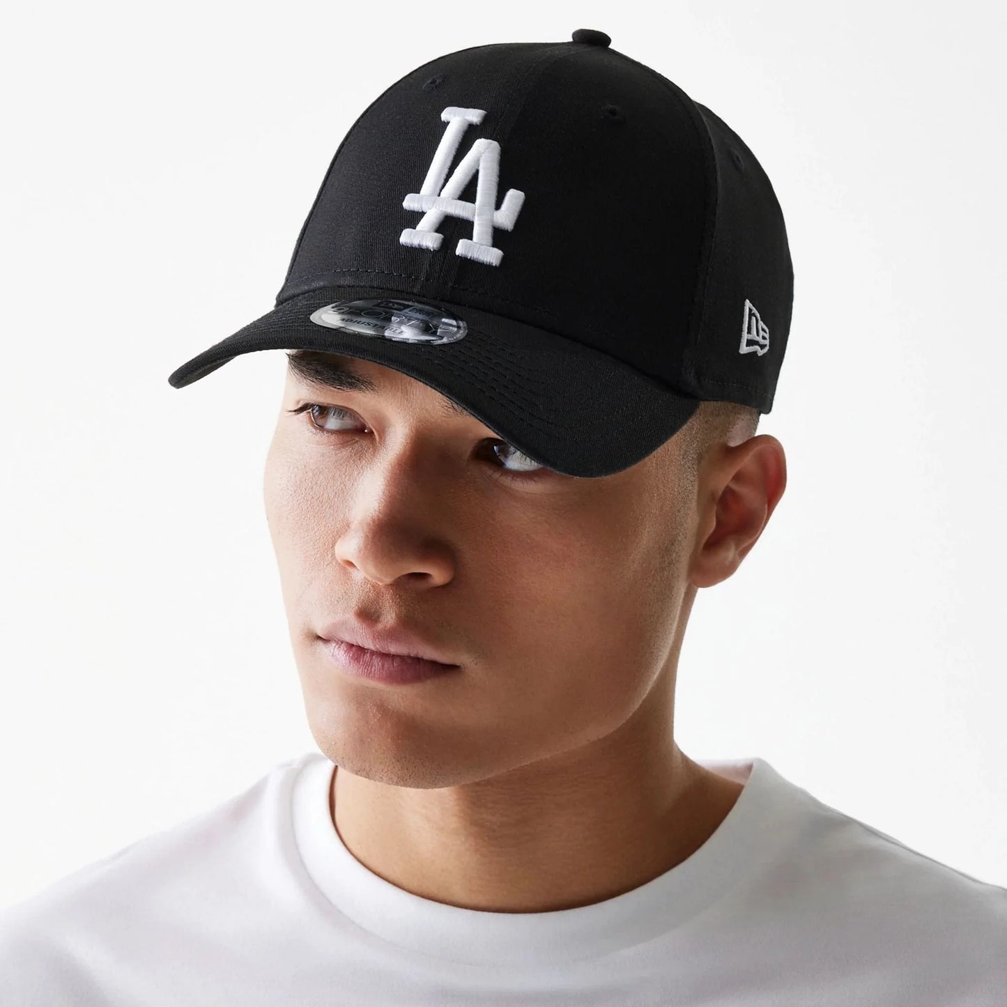NEW ERA - 9FORTY LA DODGERS LEAGUE ESSENTIAL CAP - OSFA - BLACK/WHITE
