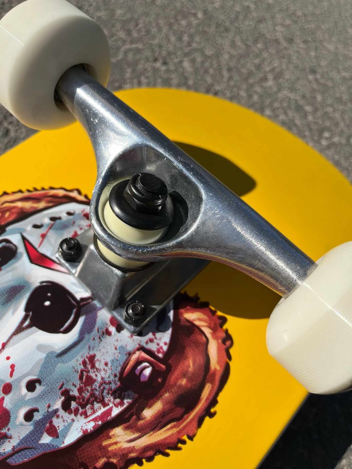 DGK - THE PLUG COMPLETE - 7.75