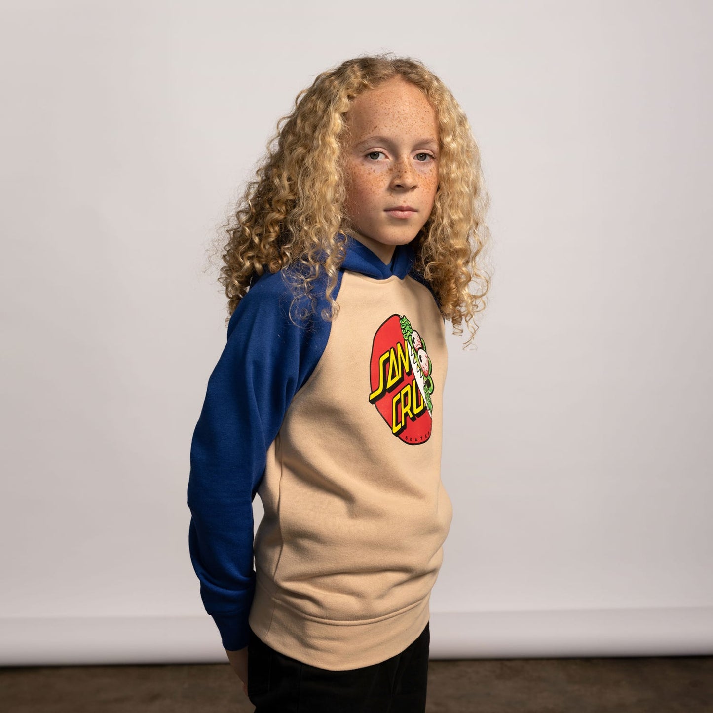 SANTA CRUZ - BEWARE DOT FRONT YOUTH HOOD - COBALT/OAT