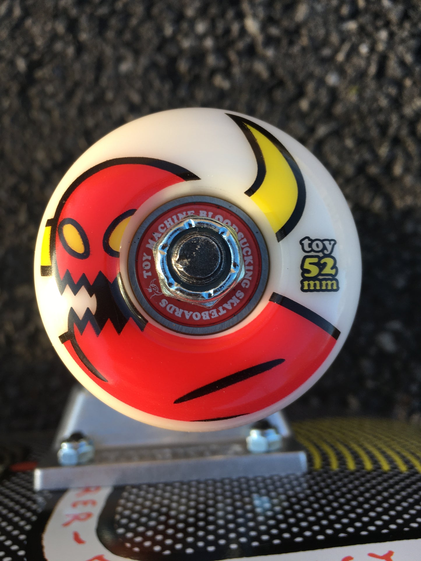 TOY MACHINE - FREQUENCY MOD COMPLETE - 8.25