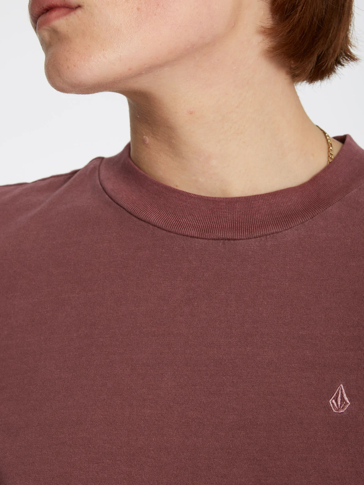 VOLCOM - SOLID STONE EMB TEE - BURGUNDY