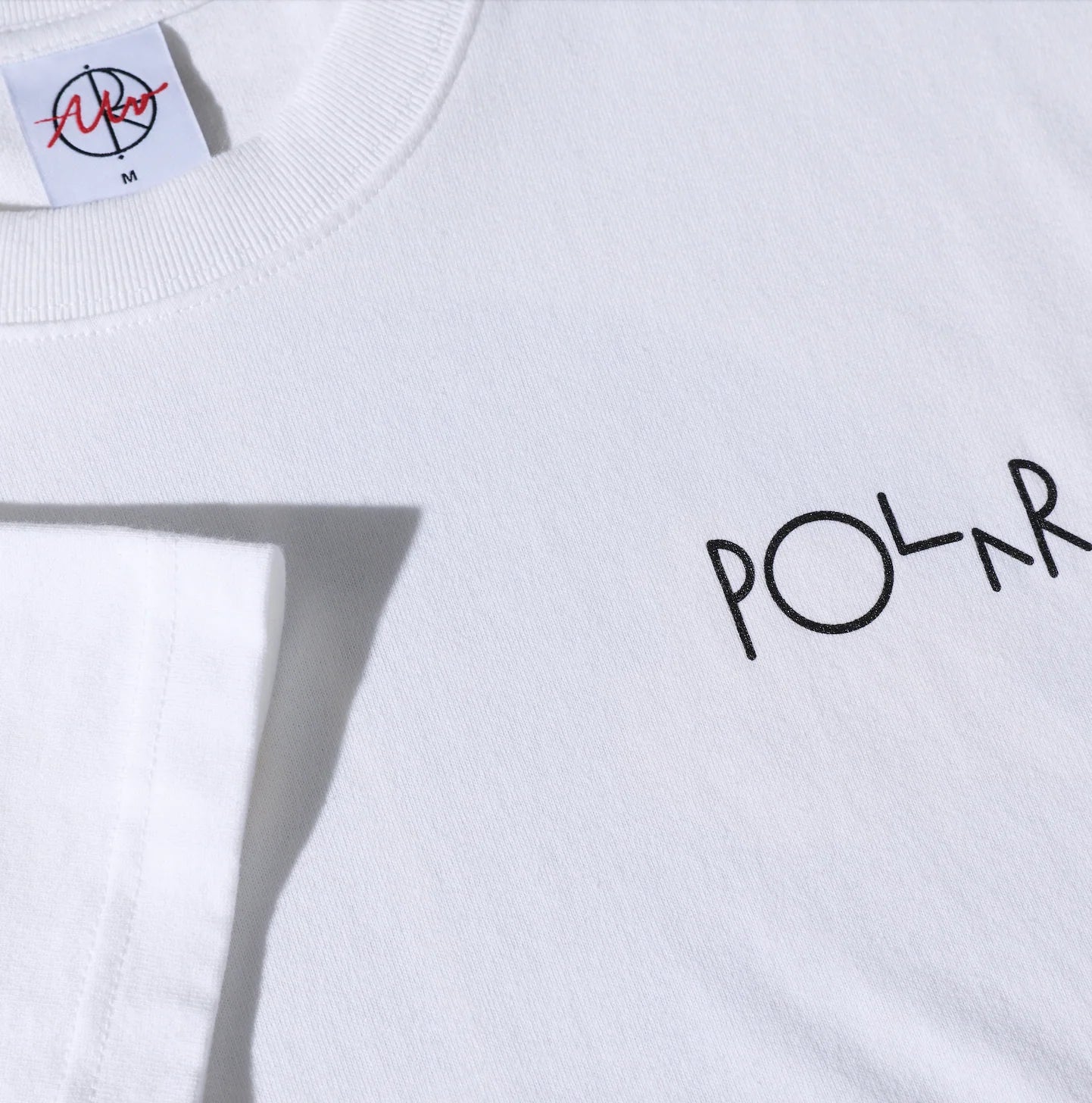 POLAR - FILL LOGO TEE MÄRTAS ROSES - WHITE
