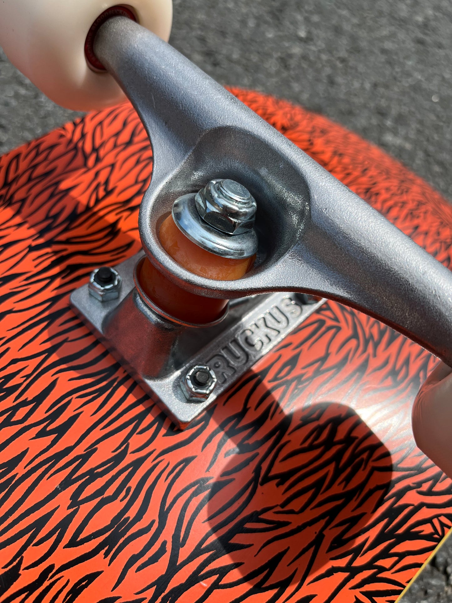 TOY MACHINE - FURRY MONSTER COMPLETE - 8.25