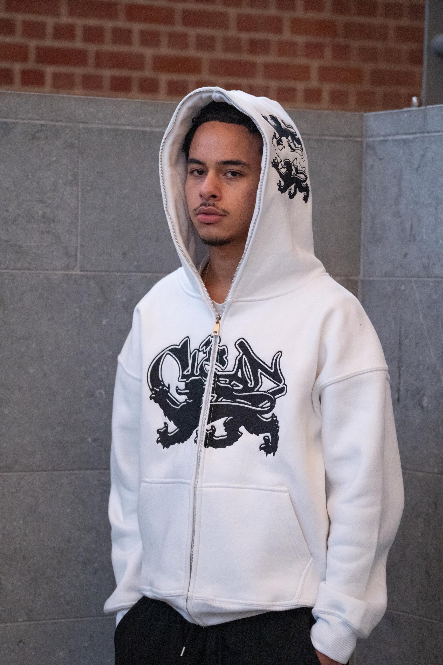 KEEP IT CLEAN - FEARED LION FULL ZIP HOOD - WHITE/BLACK