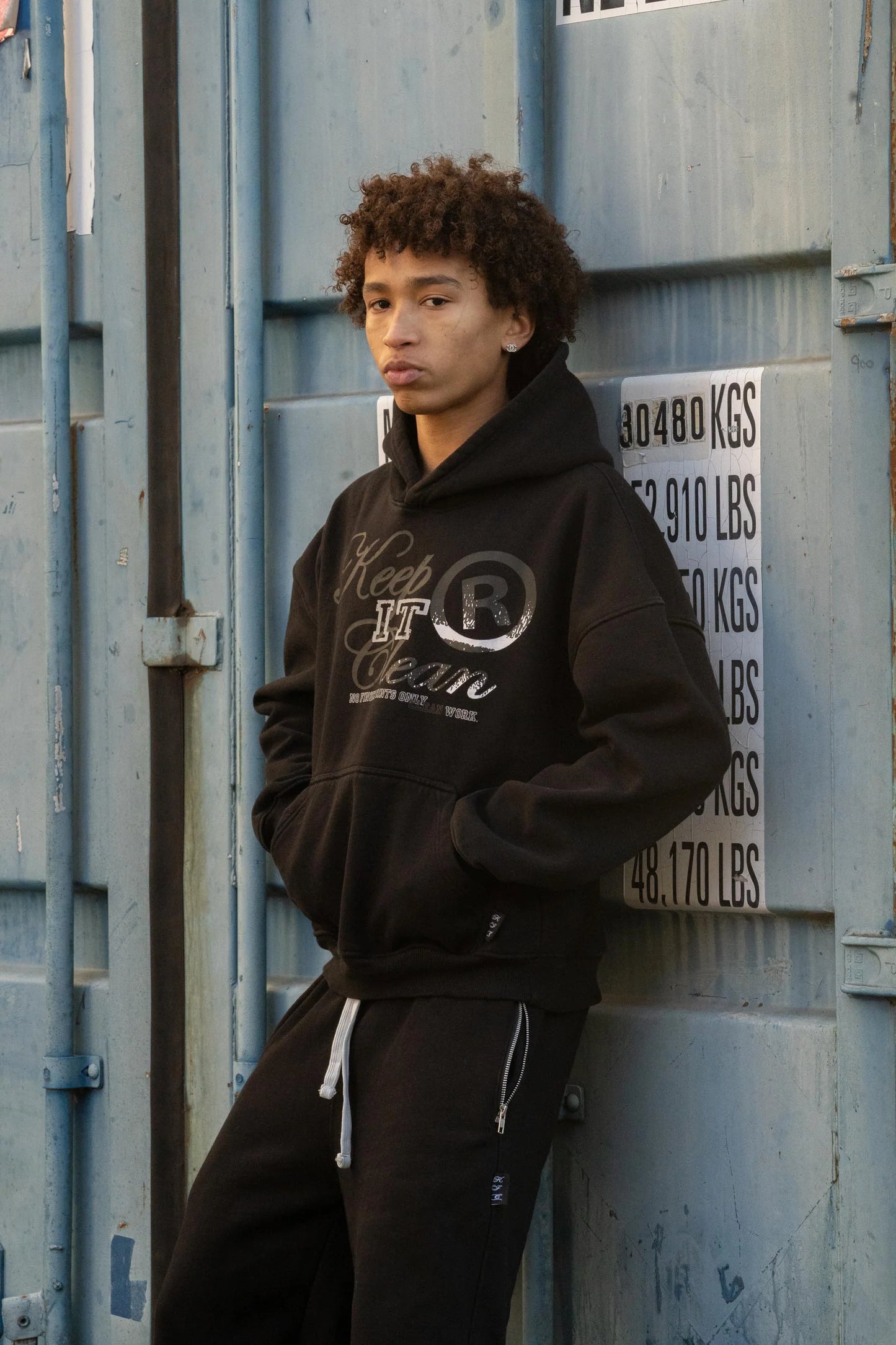 KEEP IT CLEAN - DISTRICT HOOD - BLACK