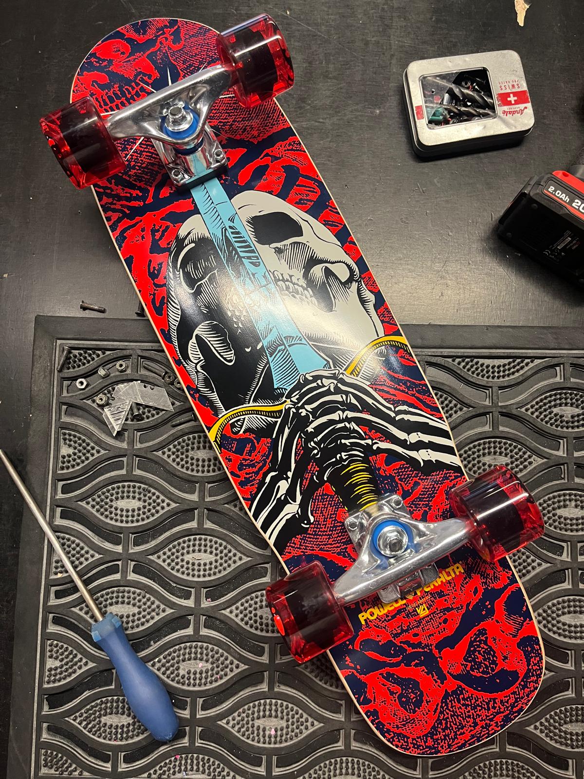 POWELL-PERALTA - SKULL &  SWORD CRUISER - 8.0