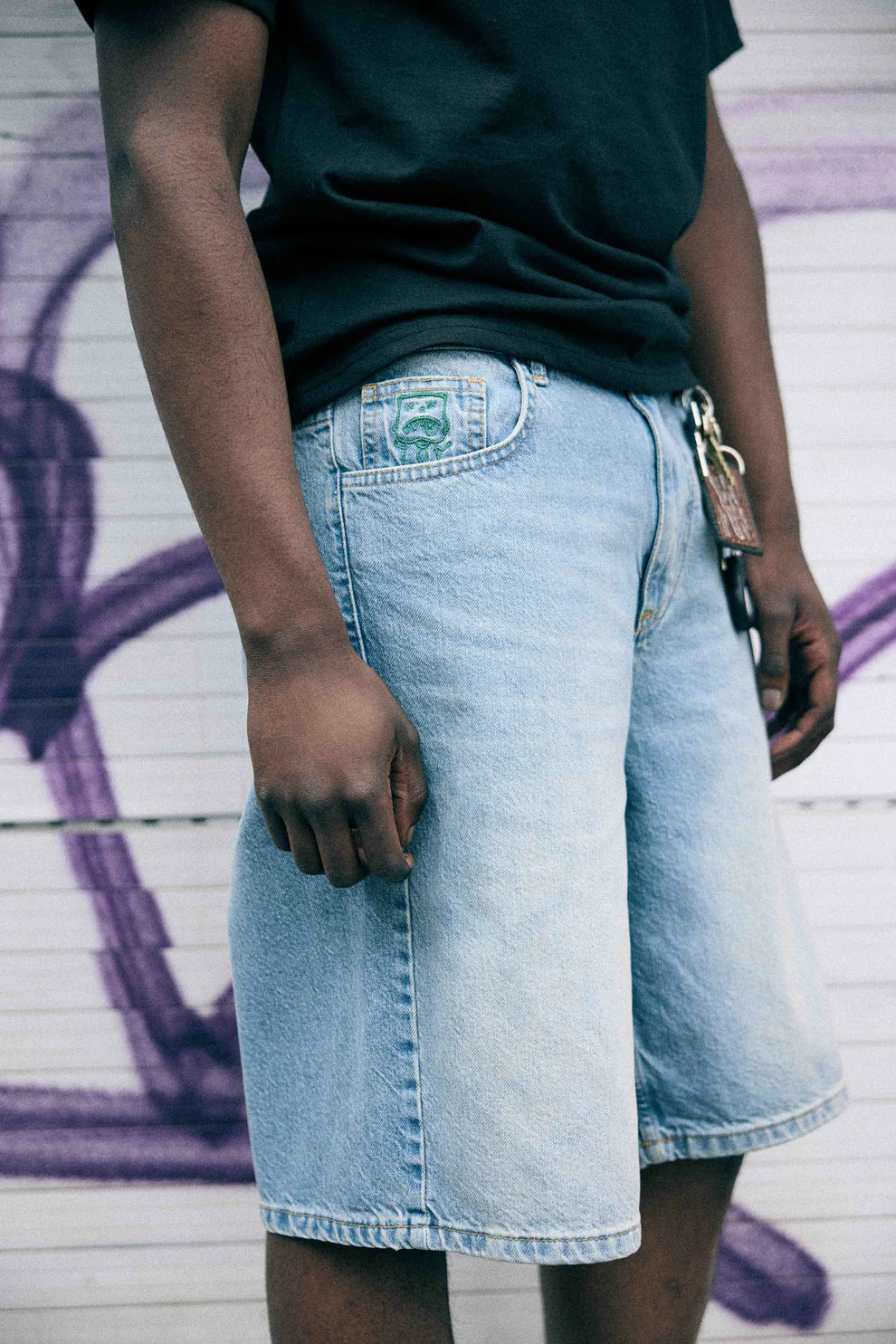 KEEP IT CLEAN - LOOSE SHORT EMBROIDERED - MID BLUE