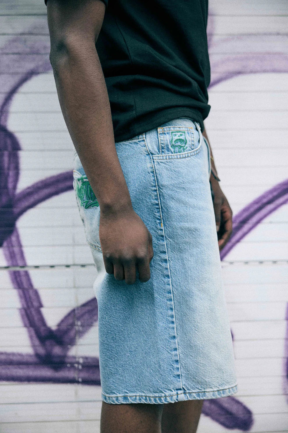 KEEP IT CLEAN - LOOSE SHORT EMBROIDERED - MID BLUE